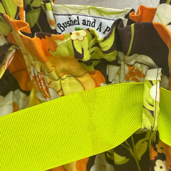 A bushel and a peck toddler dress size 3T brown with orange and yellow florals - Picture 5 of 5